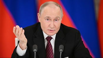 Rysslands president Vladimir Putin höll en ovanligt sen pressträff natten till söndag. Foto: Sergei Bobylev/RIA Novosti via AP/TT