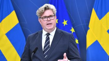 Justitieminister Gunnar Strömmer (M) presenterar nya åtgärder mot kriminaliteten under en pressträff på onsdagen. Foto: Lars Schröder/TT