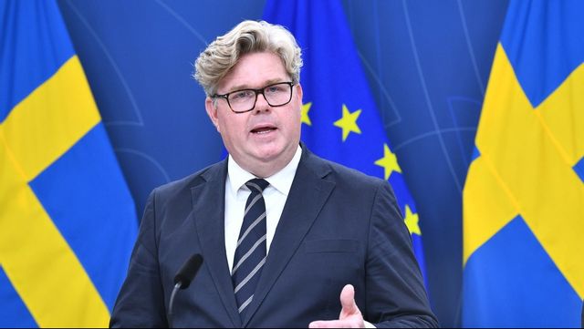 Justitieminister Gunnar Strömmer (M) presenterar nya åtgärder mot kriminaliteten under en pressträff på onsdagen. Foto: Lars Schröder/TT