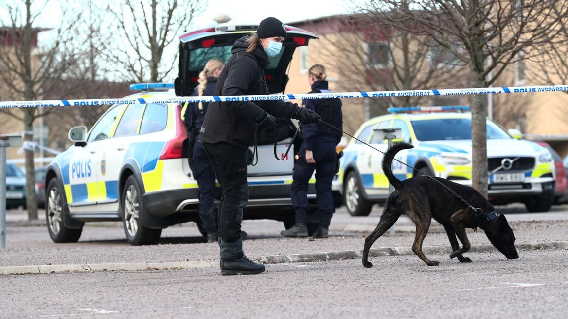 Polisens tekniker på plats i Liknköping efter en skjutning under 2022 med dödlig utgång. Foto: Jeppe Gustafsson/TT 