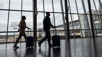 Resande med väskor på Sky City, Arlanda flygplats. Genrebild. Foto: Anders Wiklund/TT