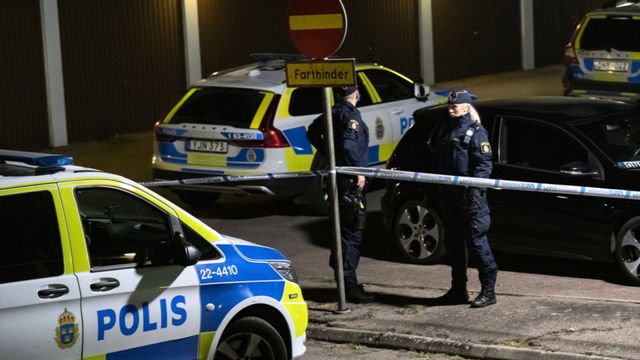 Polisen på plats i Ragnvalla i Helsingborg efter mordet, i maj 2020. Foto: Johan Nilsson/TT