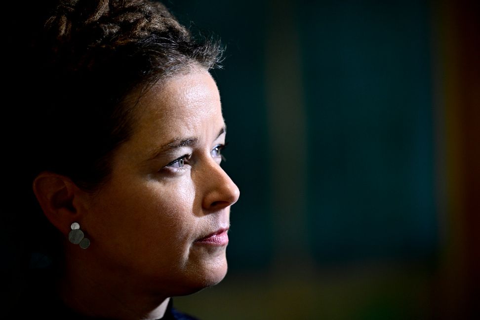 Miljöpartiets språkrör Amanda Lind när Klimatpolitiska rådet presenterar sin rapport om regeringens samlade klimatpolitik. Foto: Magnus Lejhall/TT