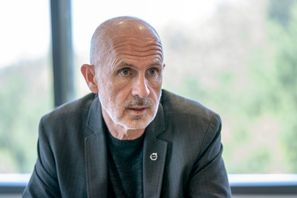 "Absolut inte", säger Volvo Cars-chefen Jim Rowan när han får frågan om biltillverkaren kan gå in med kapital för att rädda batteritillverkaren Northvolt. Arkivbild Björn Larsson Rosvall/TT