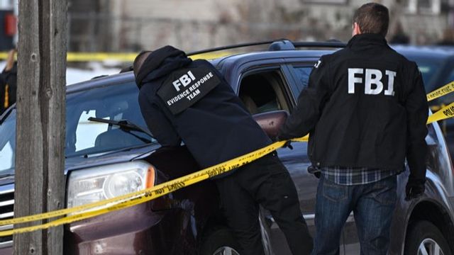 Tre fordon ska ha varit inblandade i en kollision på platsen. Foto: Tom Baker/AP/TT.