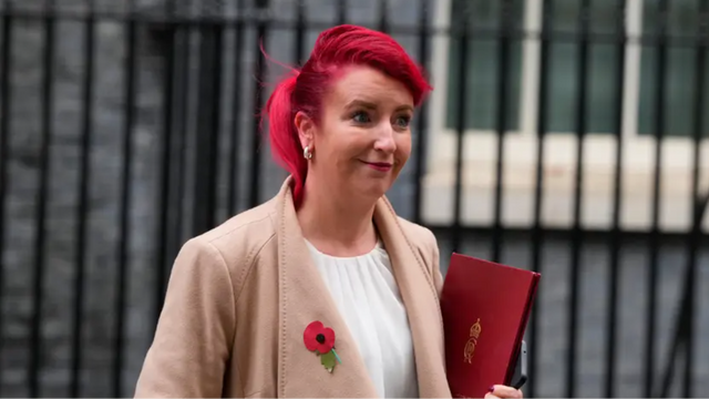 Transportminister Louise Haigh, 37, lämnar sin post efter avslöjanden om en falsk polisanmälan. Arkivbild. Foto: Kirsty Wigglesworth/AP/TT