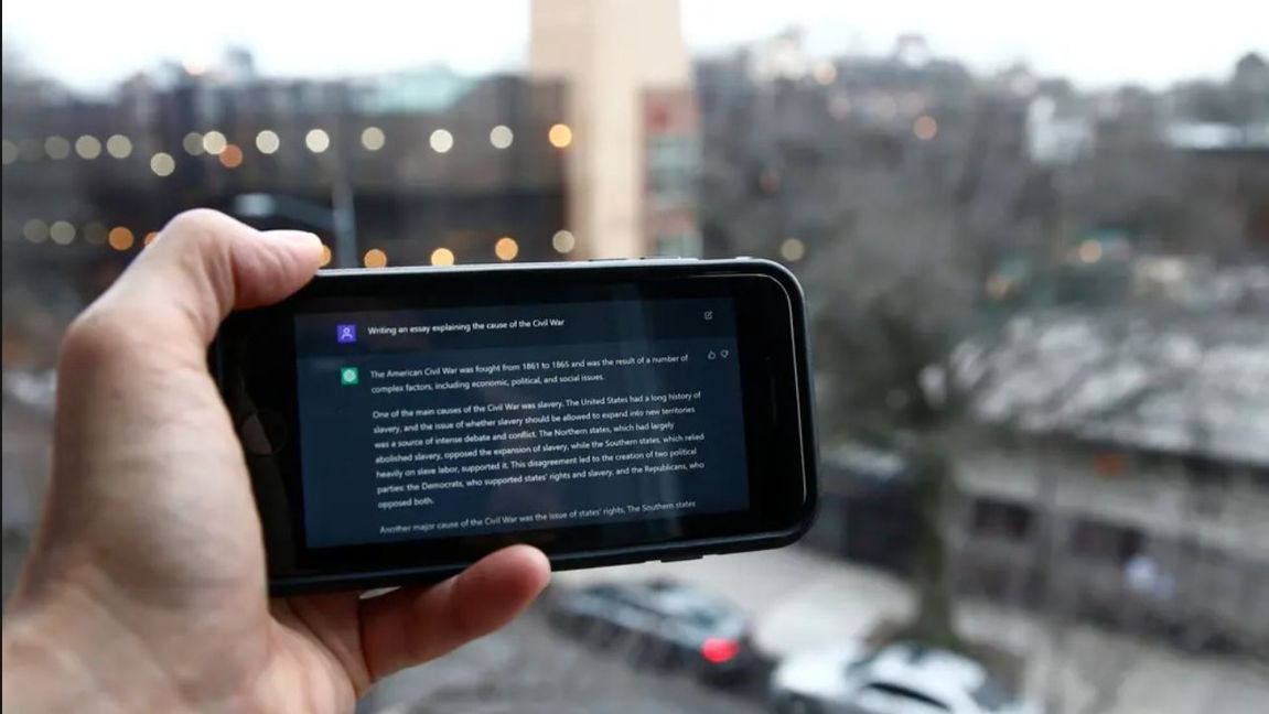 Trots ökningen av AI-genererade ansökningar fortsätter rekryterare att lita på personliga intervjuer för att säkerställa kandidaters kompetens. Foto: TT