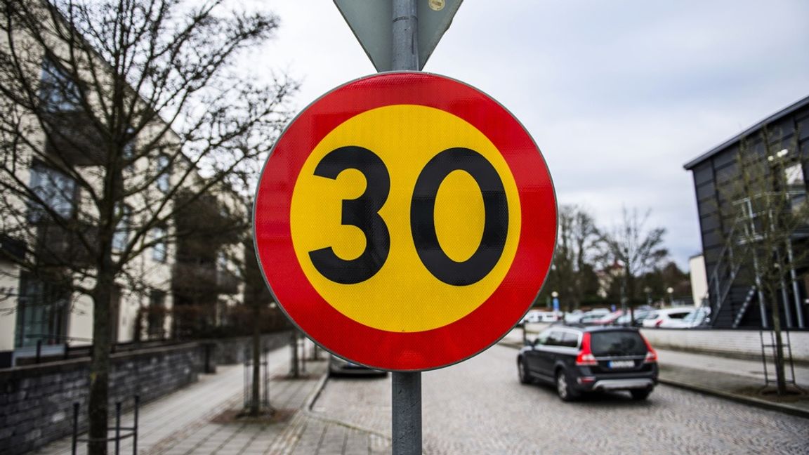 123 kilometer i timmen på en 30-väg gav bara 2800 kronor i böter. Foto: Emil Langvad/TT