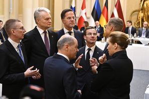 Statsminister Ulf Kristersson (M) under tisdagens möte i Helsingfors med Natoallierade stats- och regeringschefer i Östersjöområdet. Foto: Anders Wiklund/TT