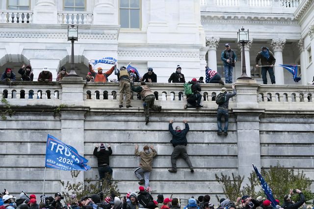 Över 1 500 personer har åtalats för federala brott efter stormningen av kongressbyggnaden Kapitolium den 6 januari 2021. Foto: Jose Luis Magana/AP/TT