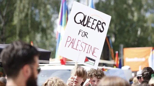 Skylt i årets pridetåg i Stockholm Foto: Caisa Rasmussen/TT