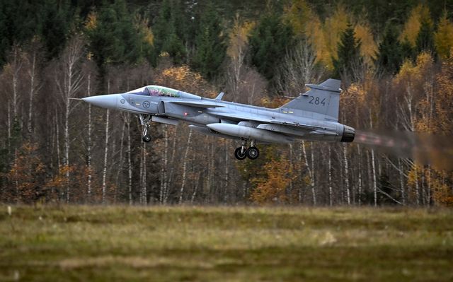 En JAS 39C Gripen startar för en uppvisning på F17 i Ronneby. Arkivbild. Johan Nilsson/TT