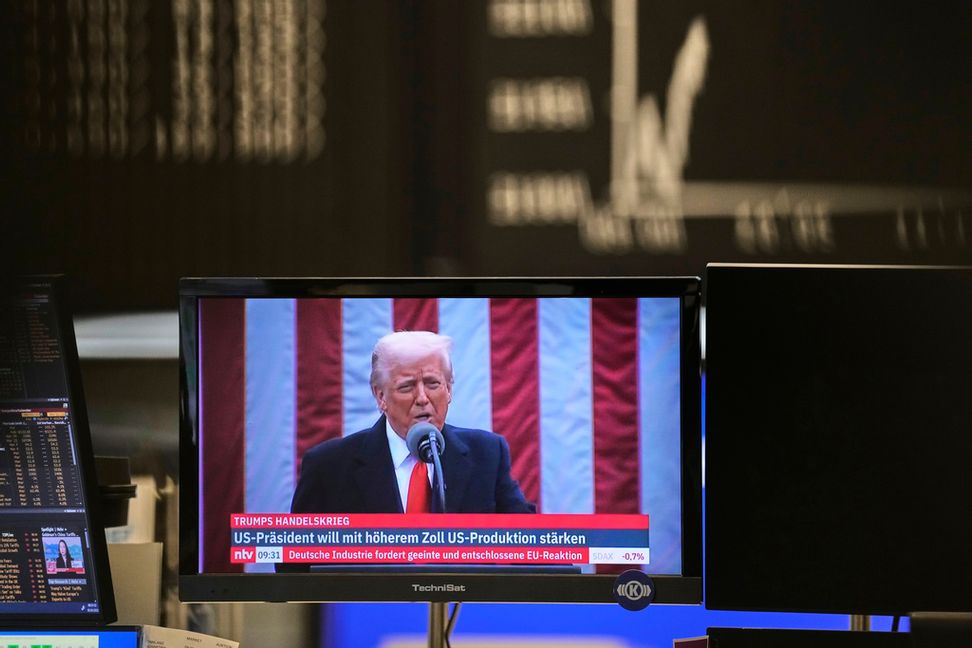 Donald Trumps tullar har sänkt världens börser. Foto: Michael Probst AP/TT