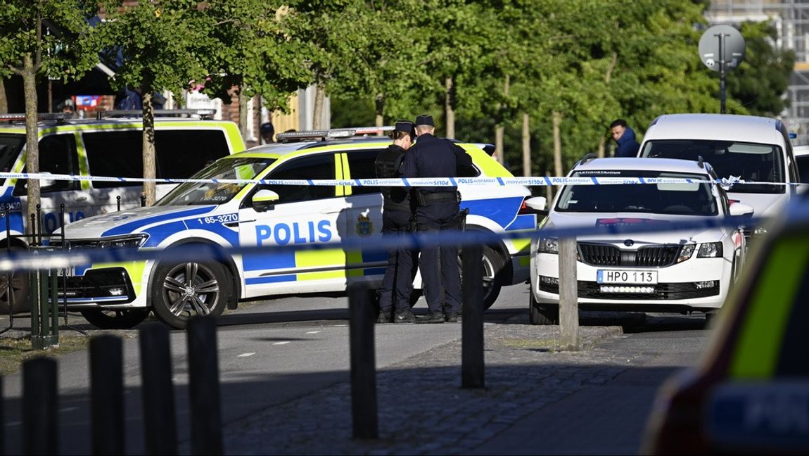 Polis i Malmö efter söndagens skjutning på Ystadsgatan. Foto: Johan Nilsson/TT