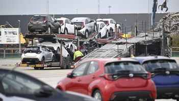 Teslabilar i Malmö hamn. Bild från 7 november. Foto: JOHAN NILSSON/TT