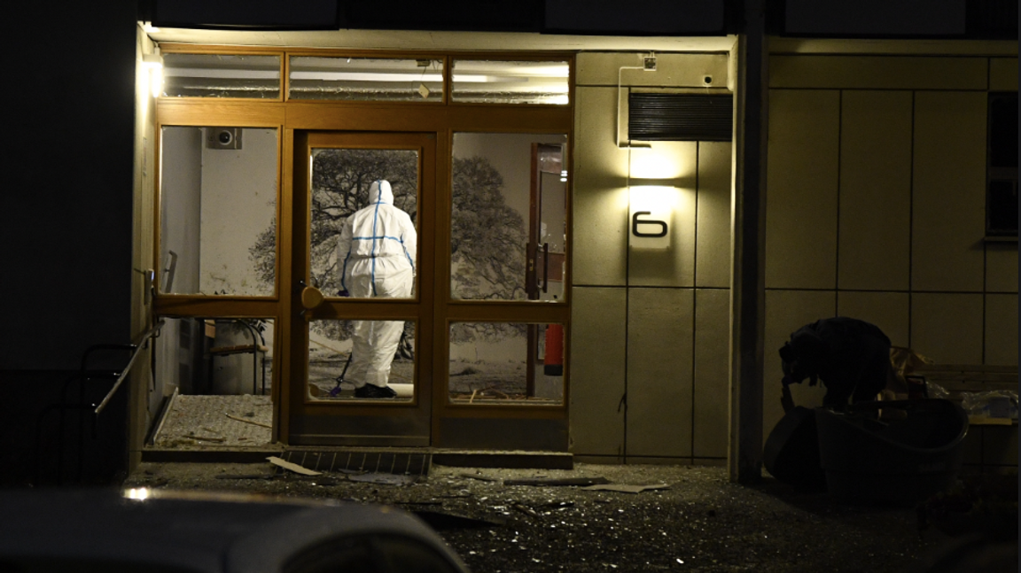 Tre personer har häktats misstänkta för förberedelse till mord och grovt vapenbrott i Sundsvall. Foto: Lars Schröder/TT
