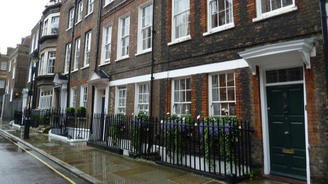 Genrebild. Foto: Basher Eyre / Townhouse in Barton Street via Wikimedia Commons