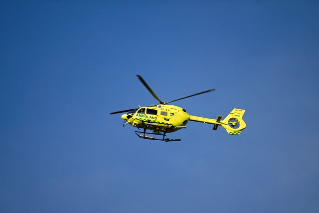 En ambulanshelikopter kallades till olycksplatsen på riksväg 26. Arkivbild.  Janerik Henriksson/TT