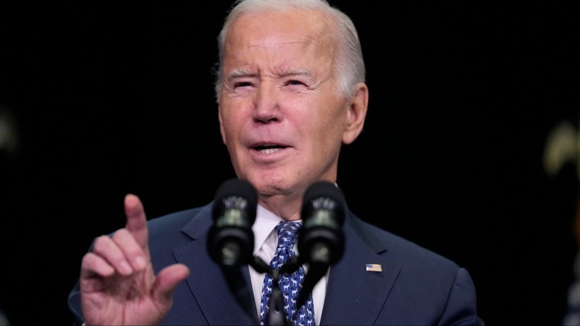 President Joe Bidens minne och förmågor ifrågasätts av utredare som utrett, men lagt ner tankarna åtal, om Bidens privata hantering av hemligstämplade dokument. Foto: ANDREW HARNIK/AP/TT