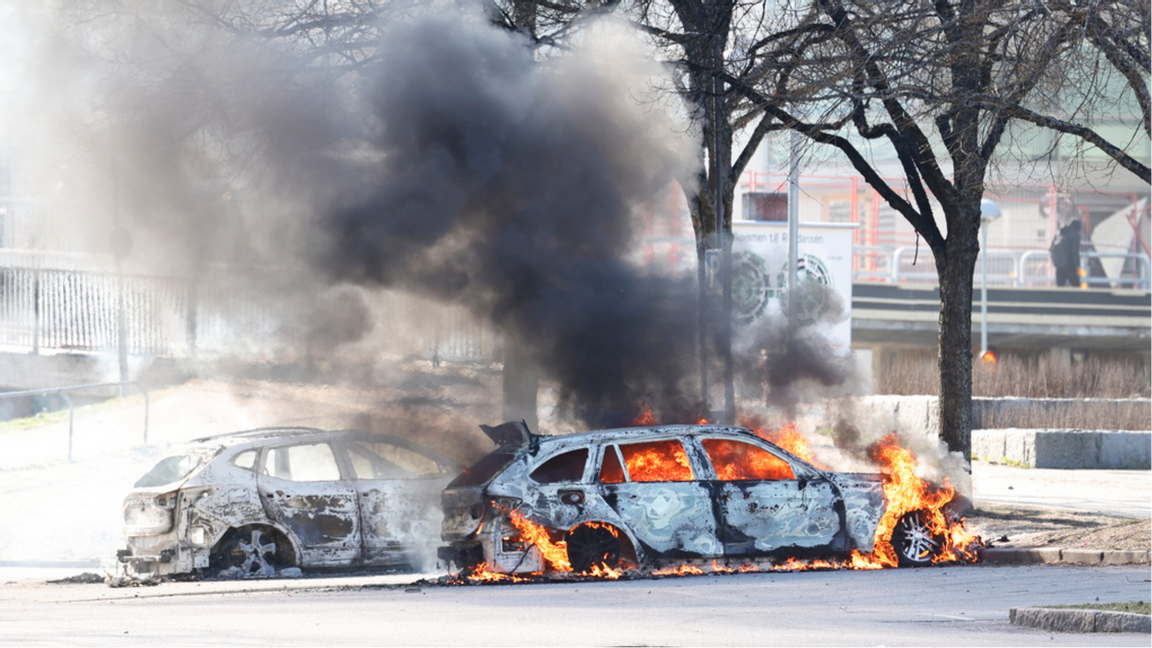 Fyra personer döms efter upploppen i Norrköping under påsken i fjol. Arkivbild. Foto: Stefan Jerrevång/TT