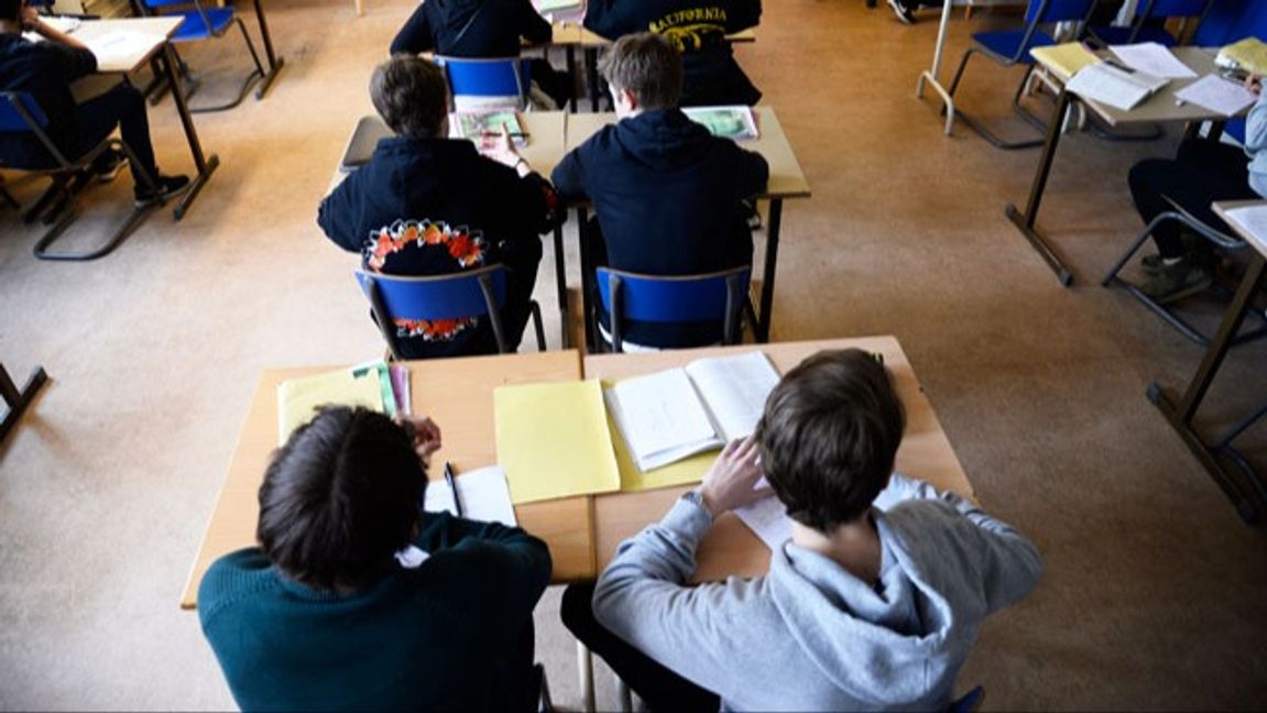 Den nya läroplanen återinför traditionell undervisning med läraren som huvudsaklig kunskapsförmedlare i klassrummet. Foto: Hossein Salmanzadeh / TT. 
