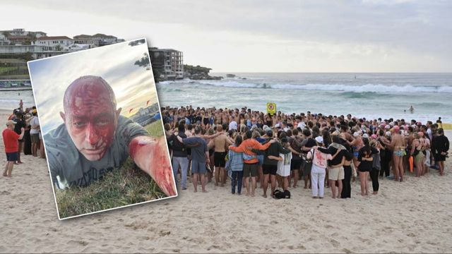 Simmare samlas vid Bondi Beach den 17 december för att hedra offren i terrordådet tre dagar tidigare. Infälld: Arsen Ostrovsky fotograferade sig själv efter attacken – bilden användes senare för AI-genererad desinformation. Foto: Mick Tsikas/Arsen Ostrovsky/AP/TT/X