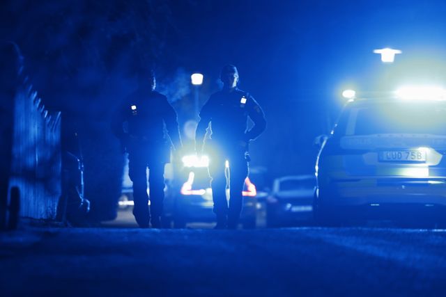 Polis på plats i Sätra efter skottlossningen. Stefan Jerrevång/TT