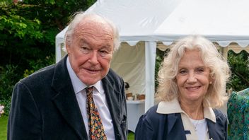 Timothy West med skådespelaren Hayley Mills. Bild från i maj. Arthur Edwards/AP/TT