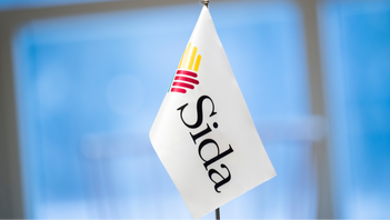 Med helgonglorian på sned. Foto: Pontus Lundahl/TT