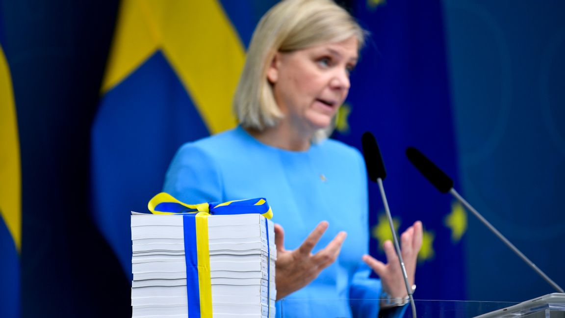 Finansminister Magdalena Andersson presenterar budgetpropositionen för 2021 i Rosenbad, Stockholm, september 2020. Foto: Jessica Gow/TT