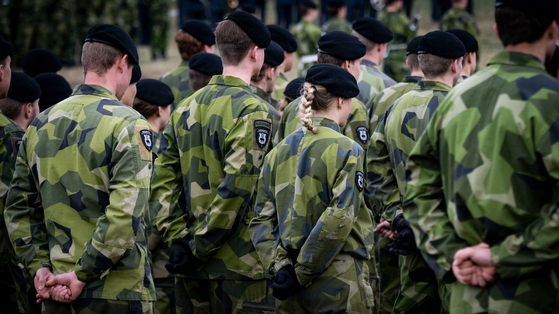 Svenska värnpliktiga under uppställning. Försvarsmakten har nolltolerans mot sexuella trakasserier och kränkande särbehandling. Foto: Johan Nilsson/TT