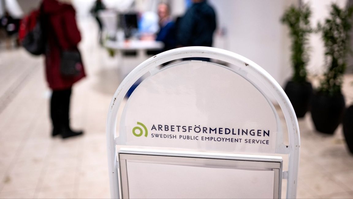 Arbetssökande vid receptionen på Arbetsförmedlingen på Regementsgatan i Malmö i november 2022. Arkivbild. Foto: Johan Nilsson/TT