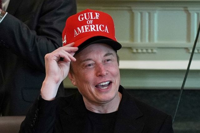 Elon Musk kan få större inflytande i Tesla. Arkivbild. Foto: Evan Vucci/AP/TT
