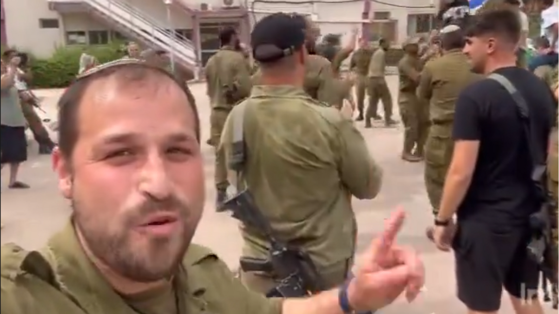 Zecharia Deutsch blev mordhotad efter sin tjänstgöring för IDF. Foto: Skärmbild från X