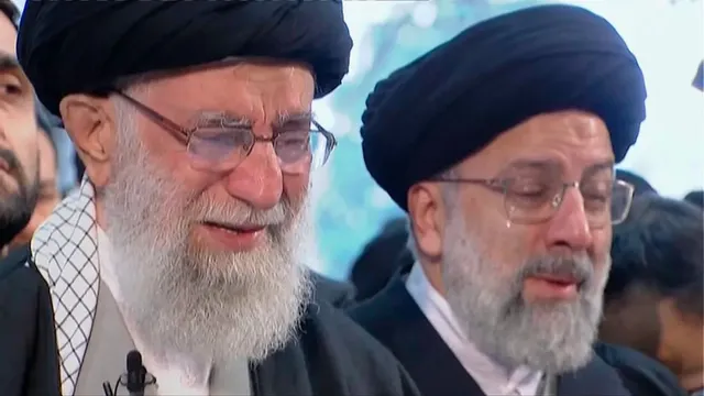 Ali Khamenei i tårar vid Qassem Soleimanis begravning. Foto: AP