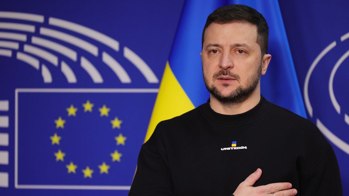 Den ukrainske presidenten Volodymyr Zelenskyj på plats i Bryssel. Foto: Olivier Matthys/AP/TT 