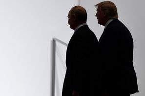 Rysslands president Vladimir Putin och USA:s president Donald Trump vid ett möte 2019 i Japan. Susan Walsh/AP/TT