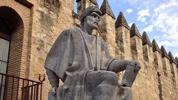 Averroës som staty i Cordoba, Spanien Foto: Saleemzohaib CC BY 3.0
