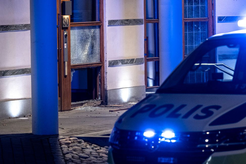 En port fick skador i samband med en explosion på Gärdet i Stockholm på söndagsmorgonen. Anders Wiklund/TT