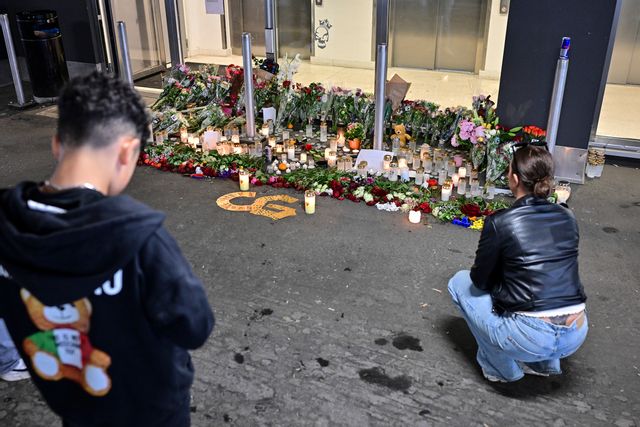 När polisen kom till parkeringshuset på Hisingen i Göteborg spärrades platsen av. Artistens anhöriga hörde skotten och sprang ner till garaget. Där fann de polis, ambulans – och den skottskadade C Gambino. Foto: Björn Larsson Rosvall/TT
