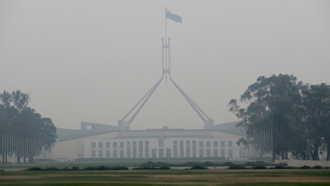 En kvinna uppger att hon våldtogs inne i Australiens parlamentshus 2019. Arkivbild. Foto: Mark Baker/AP/TT.
