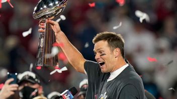 Tom Brady slutar. Här vid fjolårets Super Bowl-seger. Foto: Lynne Sladky/AP