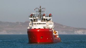 Räddningsbåten Ocean Viking tillhör den franska hjälporganisationen SOS Mediterranée. Arkivbild. Foto: Fabio Peonia/AP.