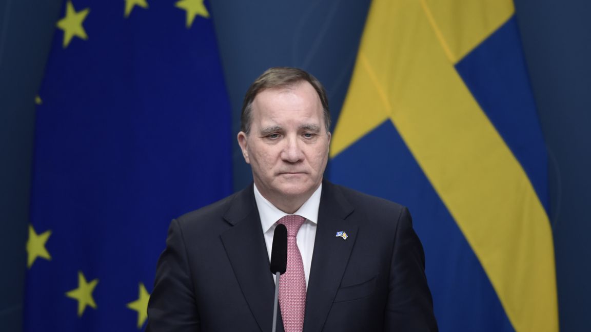 Statsminister Stefan Löfven (S) och hans regering får hård kritik av norska coronakommissionen. Foto: Carl-Olof Zimmerman, TT.