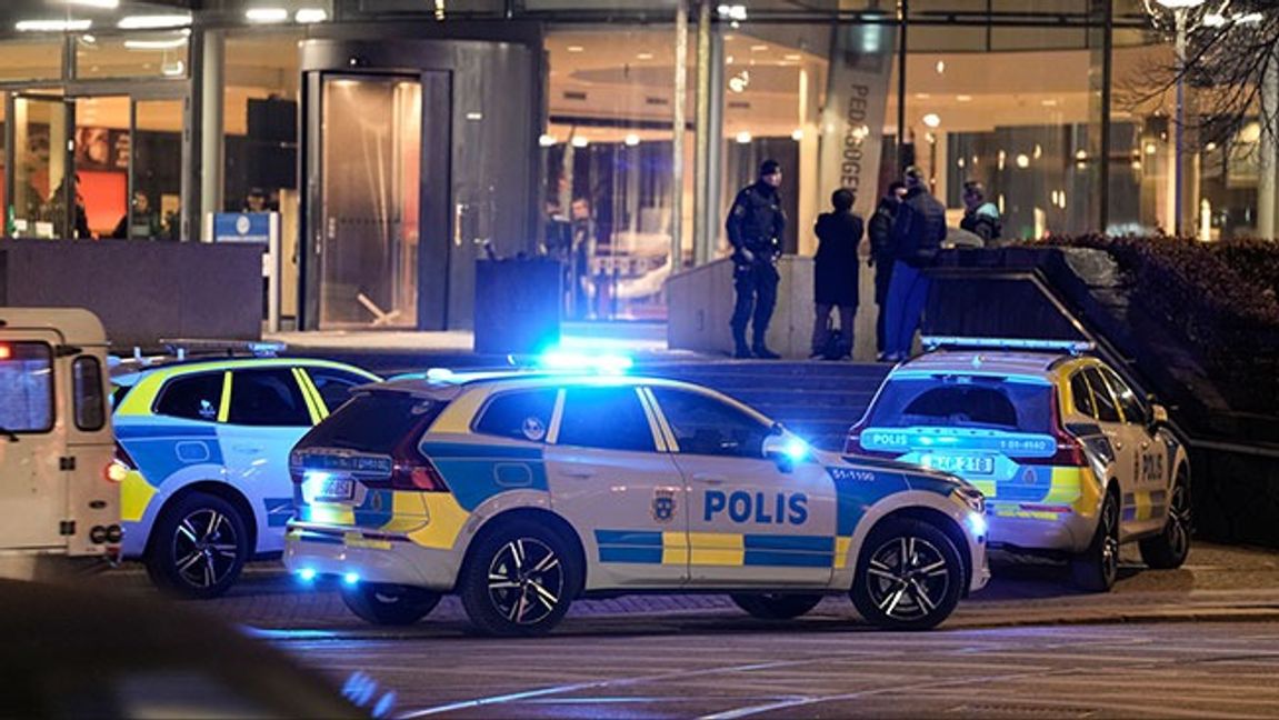 Pågående polisinsats vid Campus Pedagogen på Göteborgs universitet vid Grönsakstorget. Foto: Björn Larsson Rosvall / TT