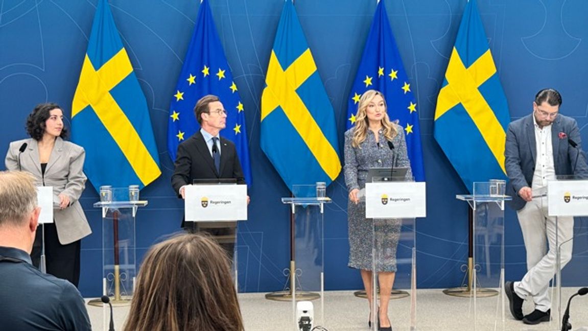 Bild från torsdagens pressträff där regeringen presenterar förslaget om halverad matmoms. Foto: Pelle Zackrisson