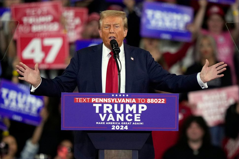 Republikanernas presidentkandidat Donald Trump, fotograferad vid ett kampanjmöte i Reading i Pennsylvania på onsdagen. Matt Slocum/AP/TT