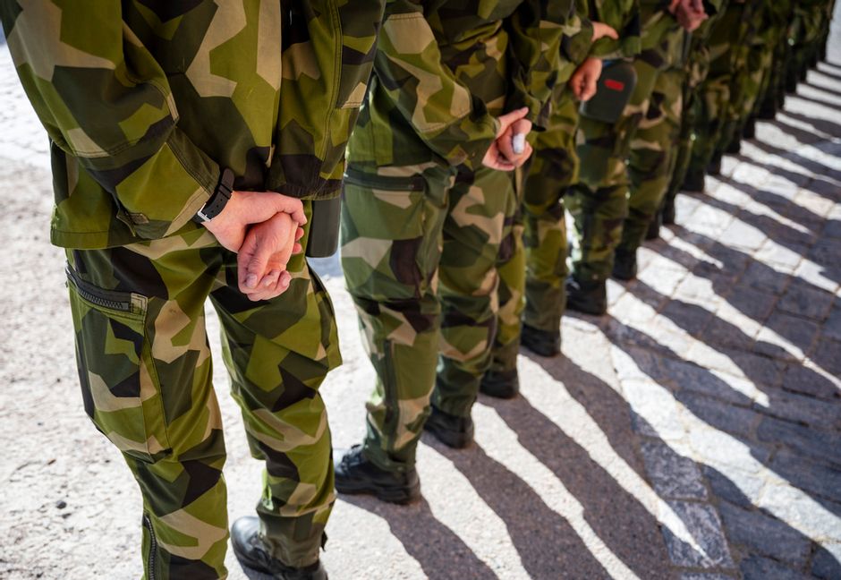 Försäkringskassan har kommit fram till att det var värnpliktsutbildningen som orsakade den psykiska ohälsan hos en 20-årig kvinna som till slut tog sitt liv. Arkivbild. Johan Nilsson/TT