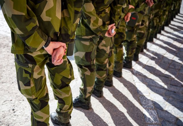 Försäkringskassan har kommit fram till att det var värnpliktsutbildningen som orsakade den psykiska ohälsan hos en 20-årig kvinna som till slut tog sitt liv. Arkivbild. Johan Nilsson/TT