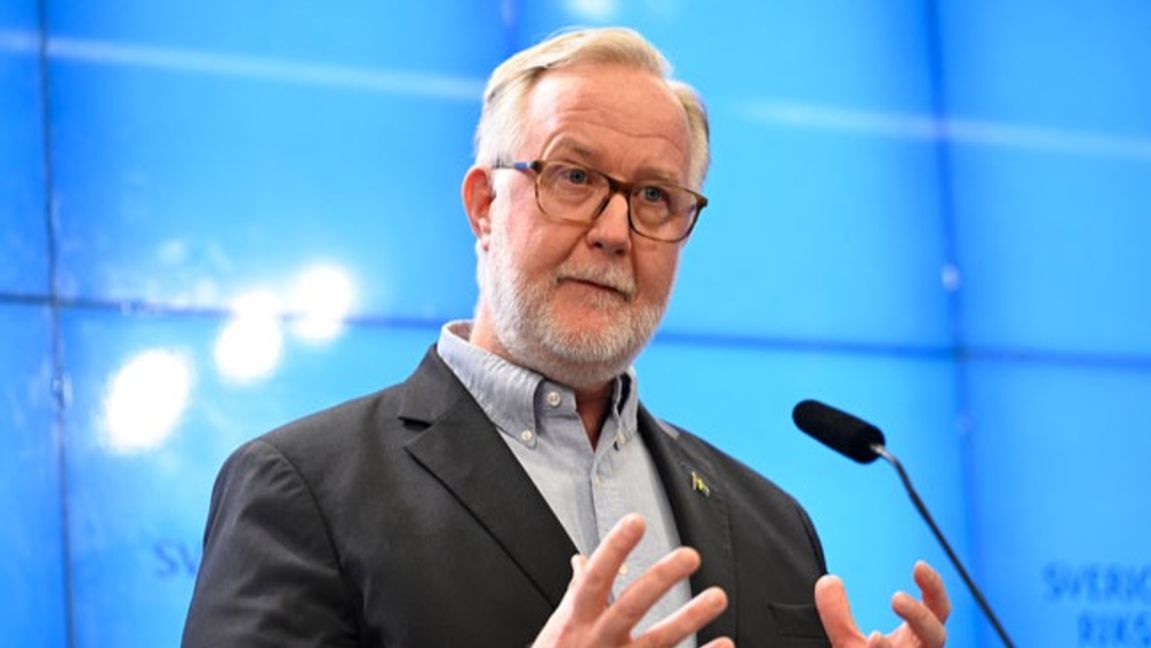 Johan Pehrson (L) har tappat ytterligare förtroende efter turbulensen i partiet. Foto: Fredrik Sandberg/TT. 